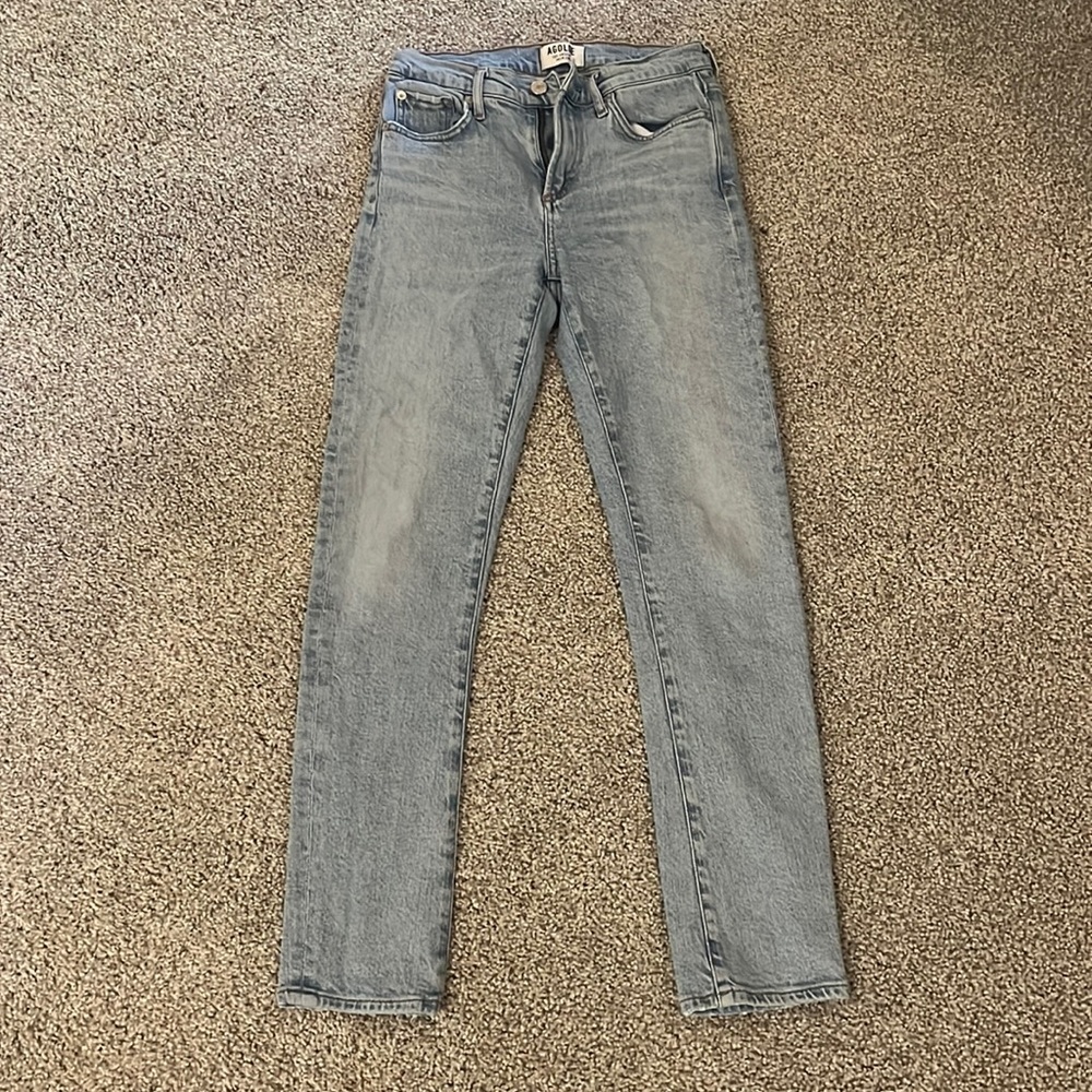Agolde basically brand new jeans. Straight jeans perfect for winter time!